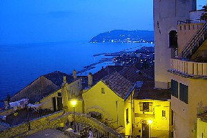 Xtrallusion offers characteristic Bed and Breakfast, B&B, Guest House, Hotel, Albergo and Country Lodge accommodation in Italy. Plus independent self-guided Walking, Adventure, Activity, Skiing and Paragliding Holiday itineraries on the Italian Rivieras, in the Italian Lakes, in the Italian Alps and in some of the most beautiful corners of Italy.